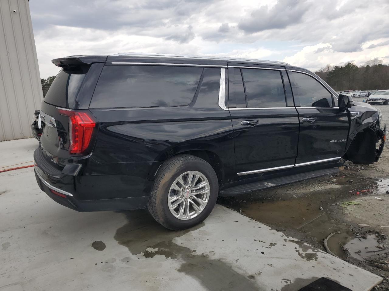 2021 GMC Yukon VIN 1GKS1GKD8MR297006 Copart auction photo, front end damage thumbnail 3