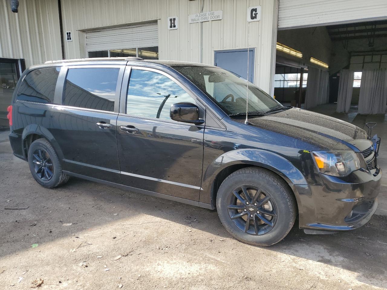 2019 Dodge Caravan VIN 2C4RDGEG8KR692608 Copart auction photo, front end / minor dent/scratches damage thumbnail 4