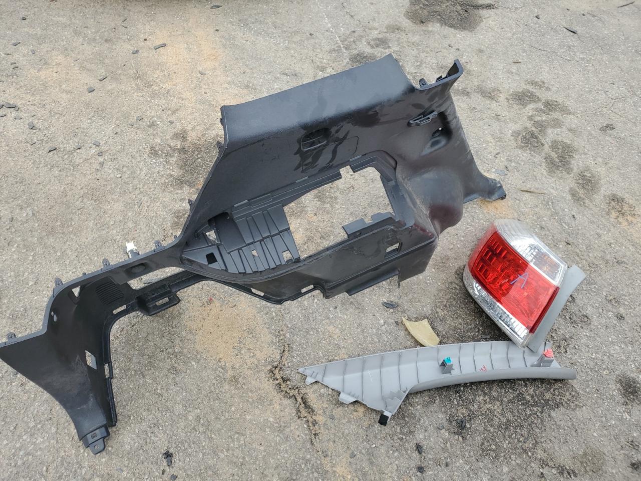 2013 Toyota Highlander VIN 5TDYK3EH2DS122701 Copart auction photo, rear end / minor dent/scratches damage thumbnail 13