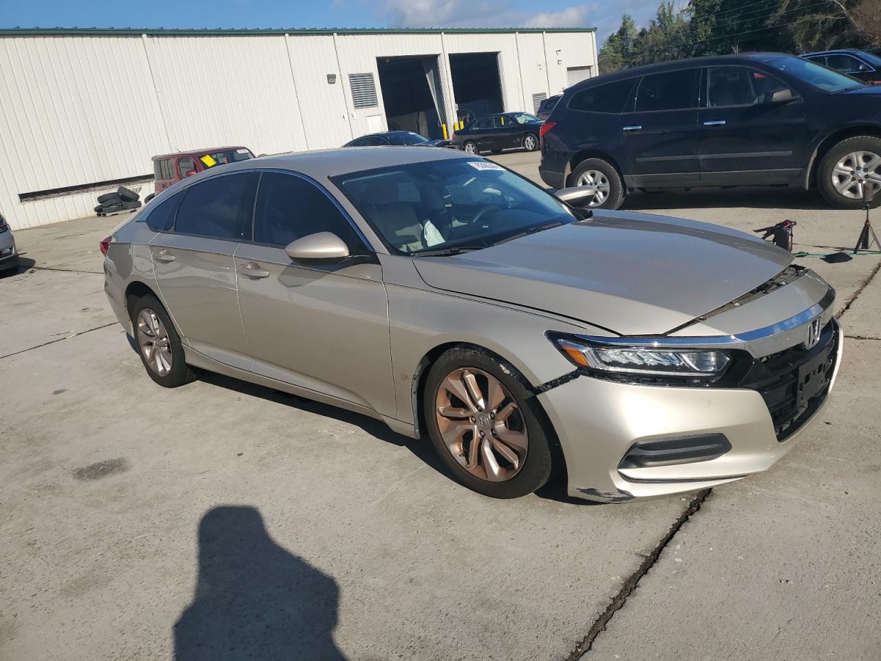 2019 Honda Accord VIN 1HGCV1F11KA006117 Copart auction photo, front end / side damage thumbnail 4