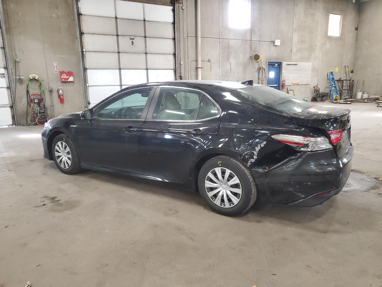 2020 Toyota Camry VIN 4T1E31AK3LU011876 Copart auction photo, rear end / minor dent/scratches damage thumbnail 2