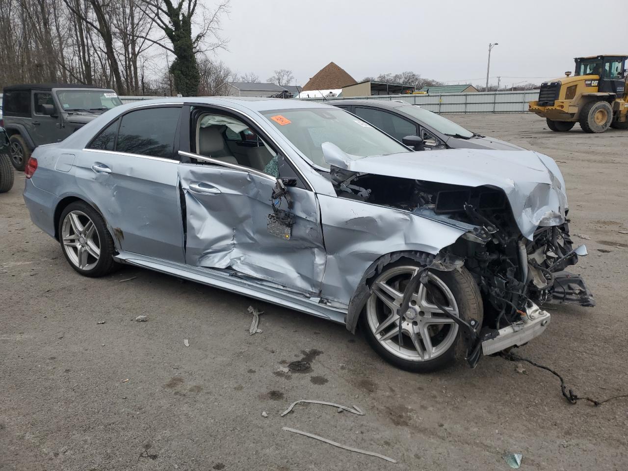 2014 Mercedes-Benz E-klasse VIN WDDHF8JBXEA873830 Copart auction photo, front end / side damage thumbnail 4