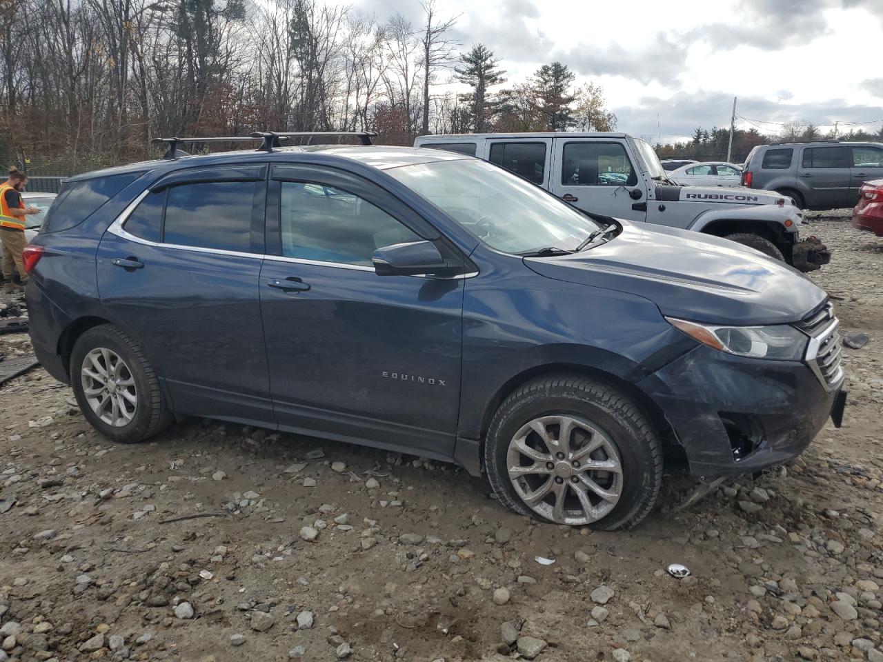 2018 Chevrolet Equinox VIN 3GNAXJEV5JL304933 Copart auction photo, front end / minor dent/scratches damage thumbnail 4