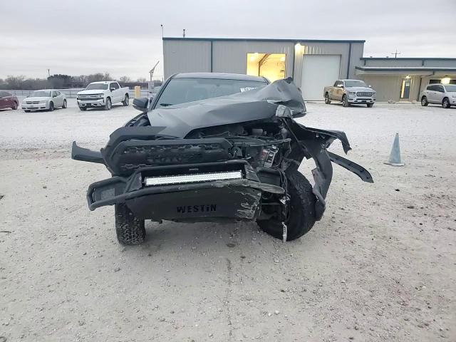 2017 Toyota Tacoma VIN 5TFCZ5ANXHX061112 Copart auction photo, front end damage thumbnail 11