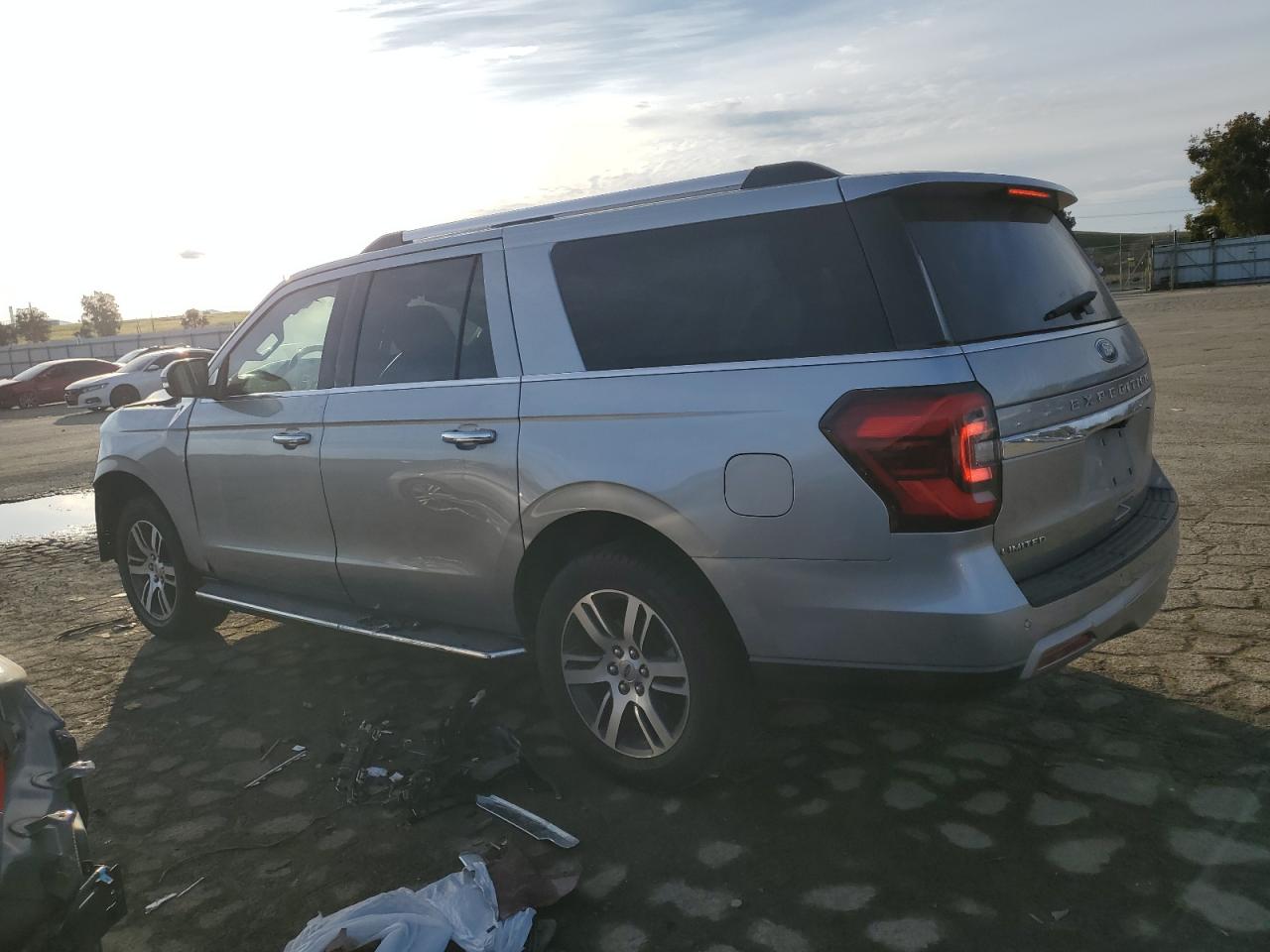 2022 Ford Expedition VIN 1FMJK1KT0NEA37566 Copart auction photo, front end damage thumbnail 2
