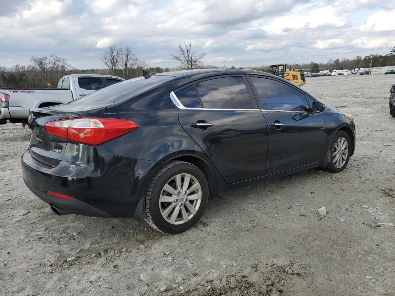 2014 KIA Forte VIN KNAFX4A85E5128260 Copart auction photo, vandalism / mechanical damage thumbnail 3