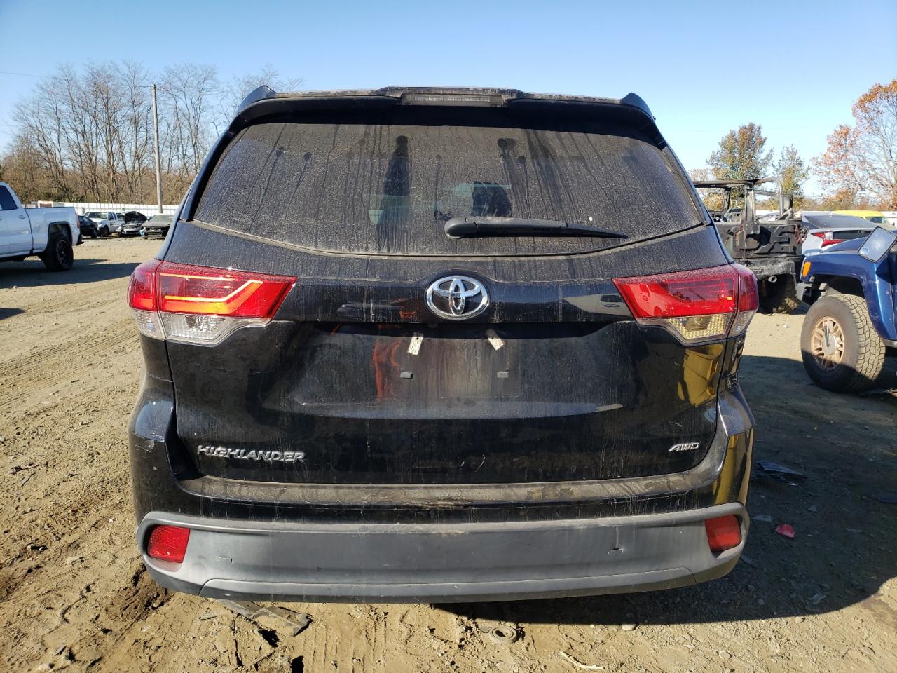 2018 Toyota Highlander VIN 5TDBZRFH2JS874915 Copart auction photo, front end damage thumbnail 6