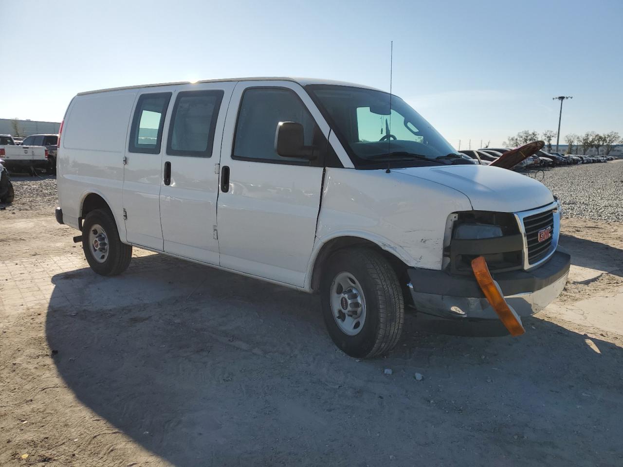 2017 GMC Savana VIN 1GTW7AFF5H1905105 Copart auction photo, front end damage thumbnail 4
