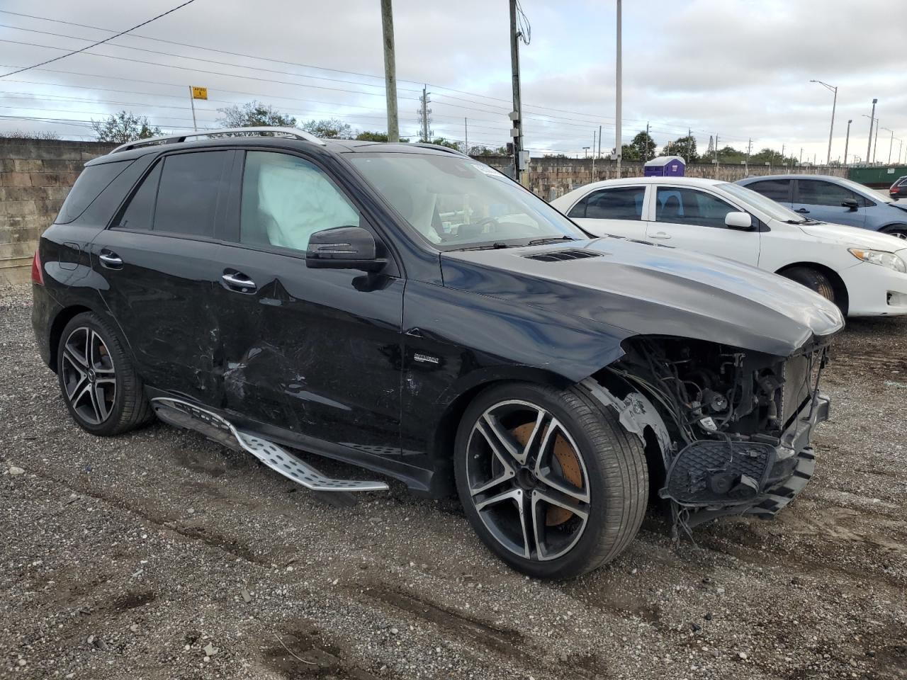 2018 Mercedes-Benz GLE VIN 4JGDA6EB1JB119768 Copart auction photo, all over damage thumbnail 4