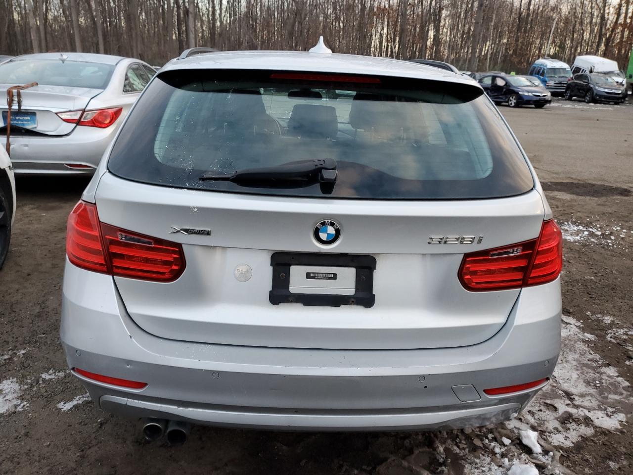 2014 BMW 3er VIN WBA3G7C5XEKN37332 Copart auction photo, front end / minor dent/scratches damage thumbnail 6