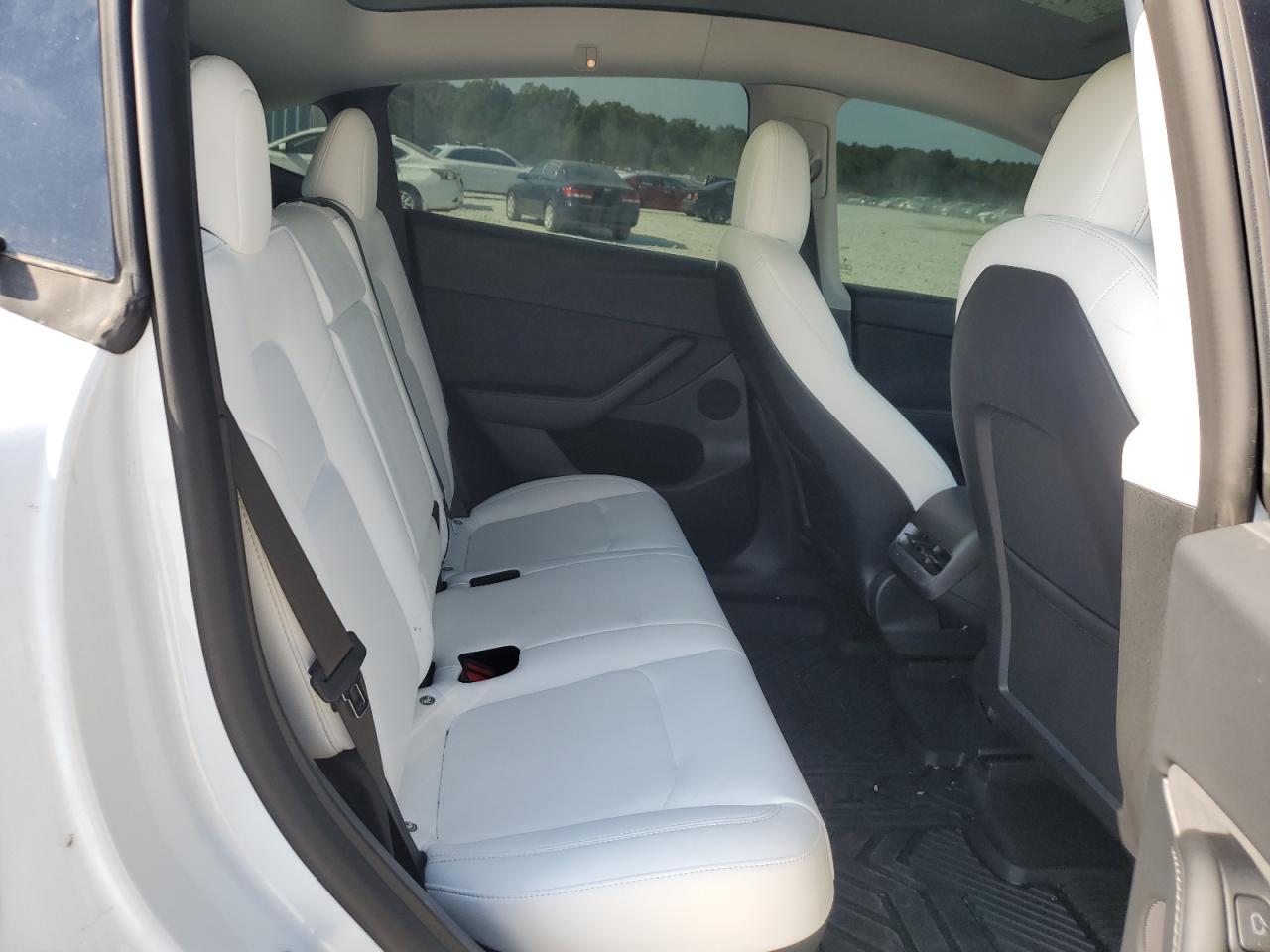 2022 Tesla Model Y VIN 7SAYGDEF8NF532014 Copart auction photo, minor dent/scratches damage thumbnail 10