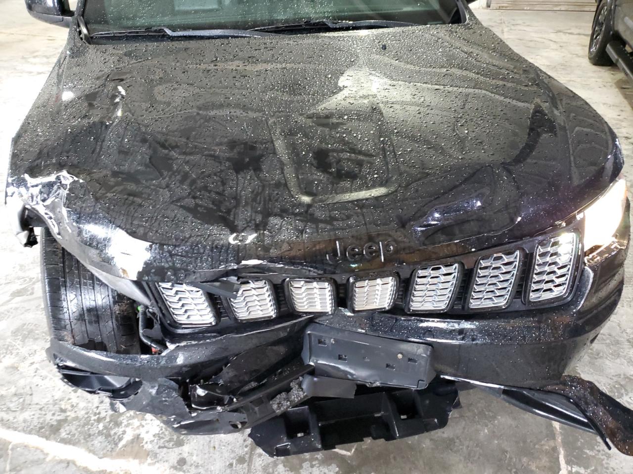 2018 Jeep Grand Cherokee VIN 1C4RJFAG2JC337157 Copart auction photo, front end / undercarriage damage thumbnail 13