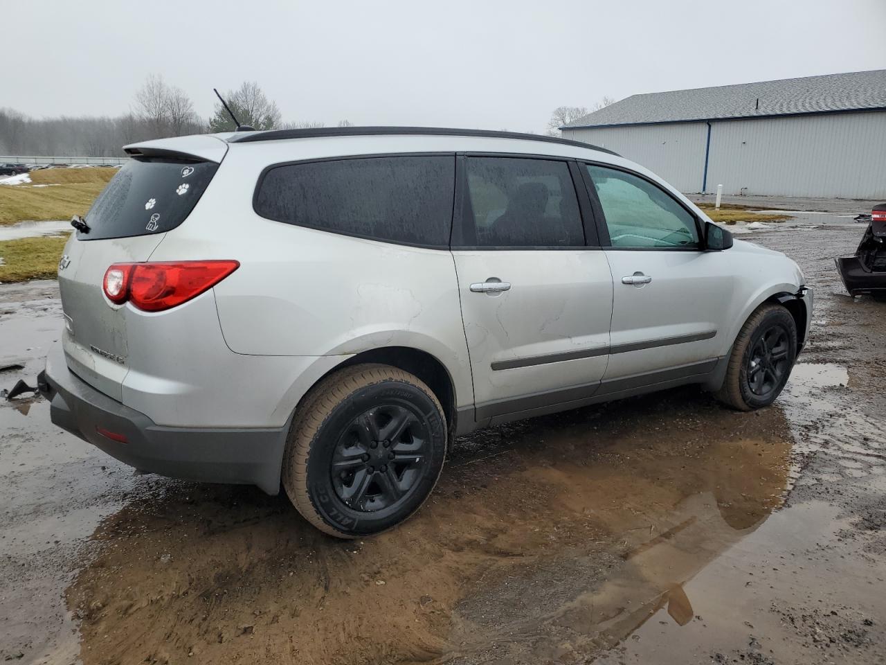 2012 Chevrolet Traverse VIN 1GNKREED2CJ392542 Copart auction photo, front end damage thumbnail 3