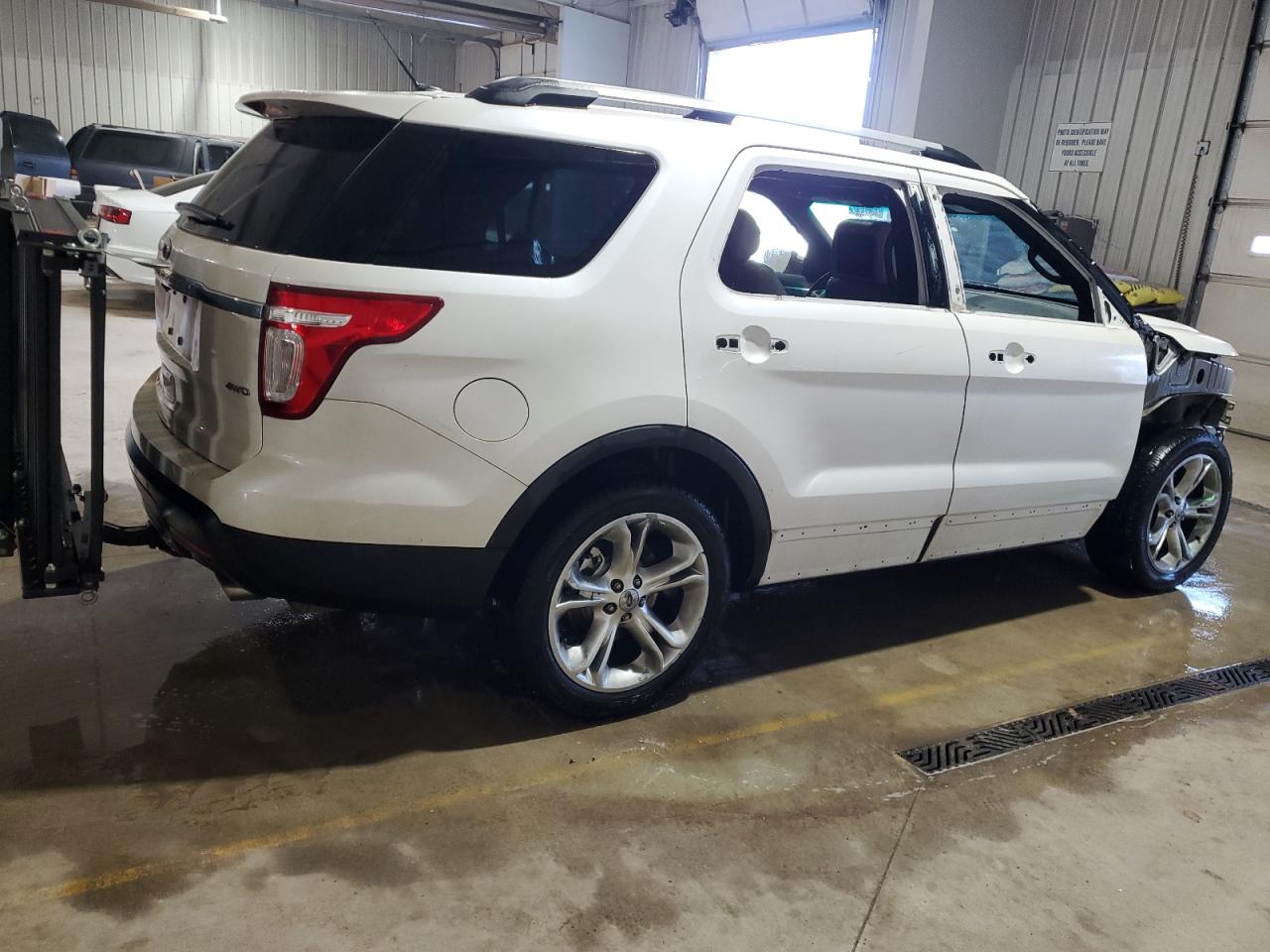 2011 Ford Explorer VIN 1FMHK8F83BGA94650 Copart auction photo, side / front end damage thumbnail 3