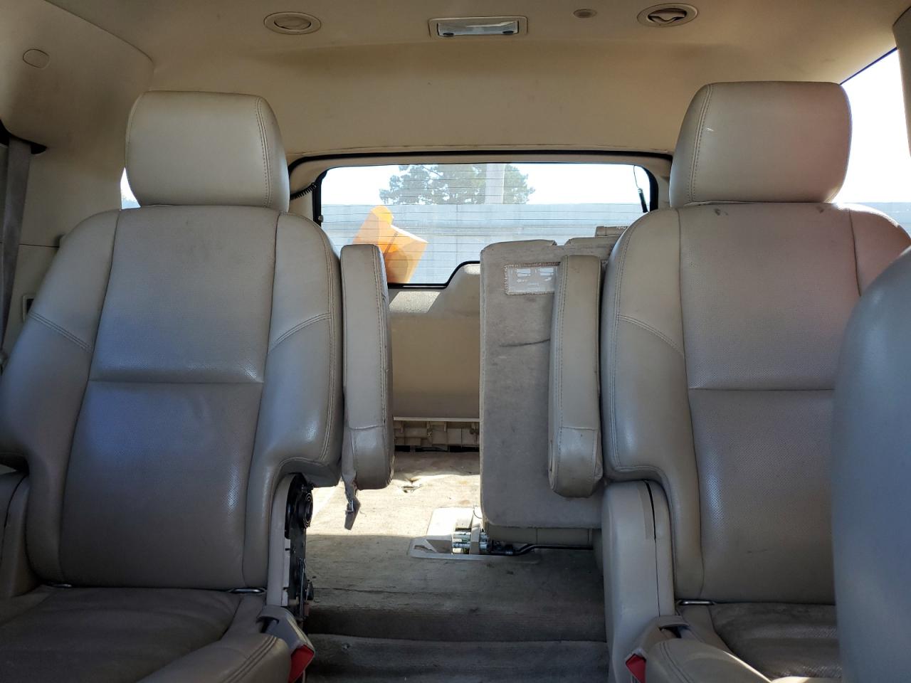 2011 Chevrolet Tahoe VIN 1GNSKCE02BR292186 Copart auction photo, front end / mechanical damage thumbnail 10