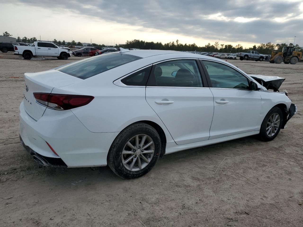 2019 Hyundai Sonata VIN 5NPE24AF1KH729706 Copart auction photo, front end damage thumbnail 3
