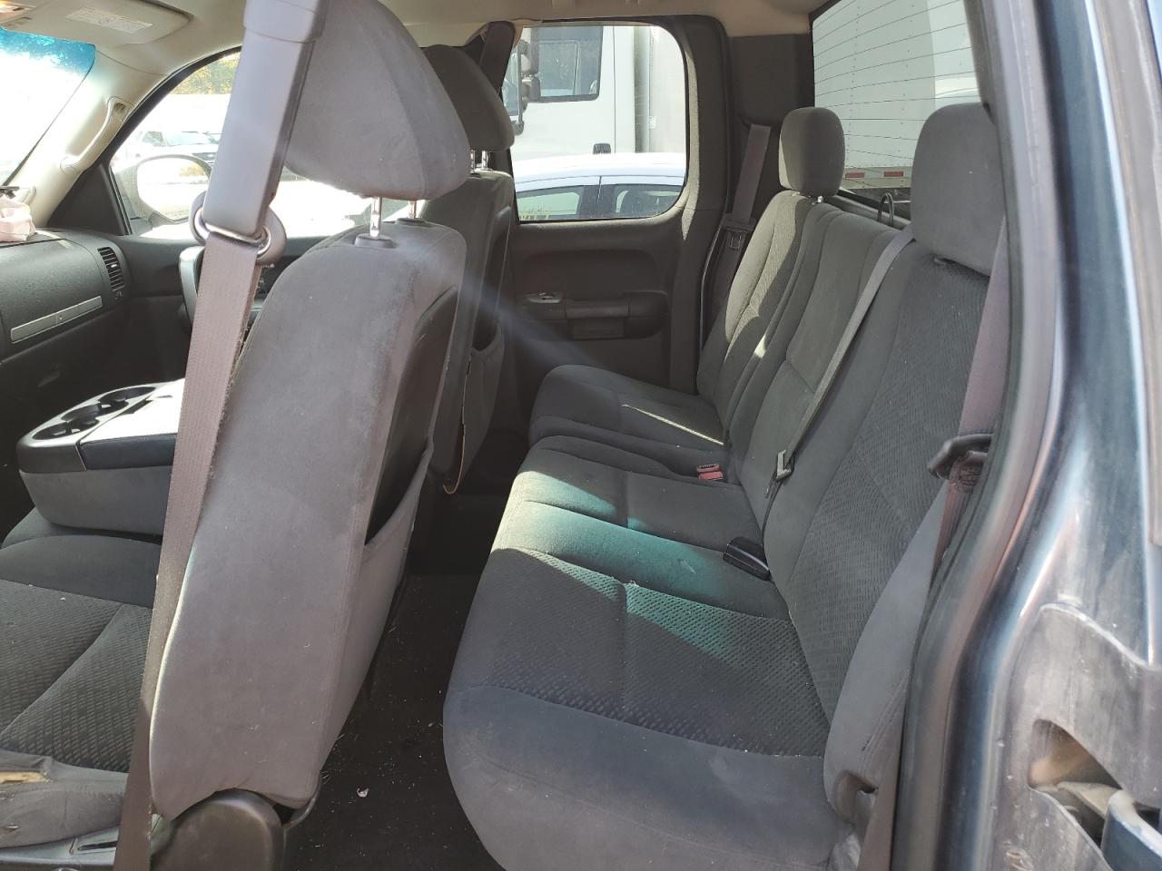 2008 Chevrolet Silverado VIN 1GCHK29K88E153365 Copart auction photo, front end / side damage thumbnail 10