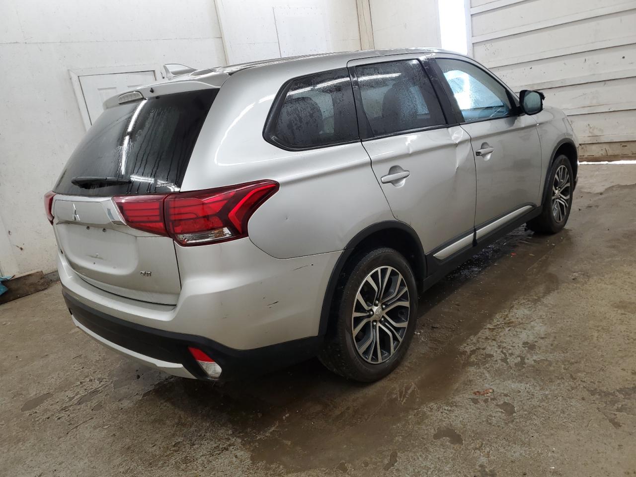 2018 Mitsubishi Outlander VIN JA4AZ3A35JZ052607 Copart auction photo, side / top/roof damage thumbnail 3