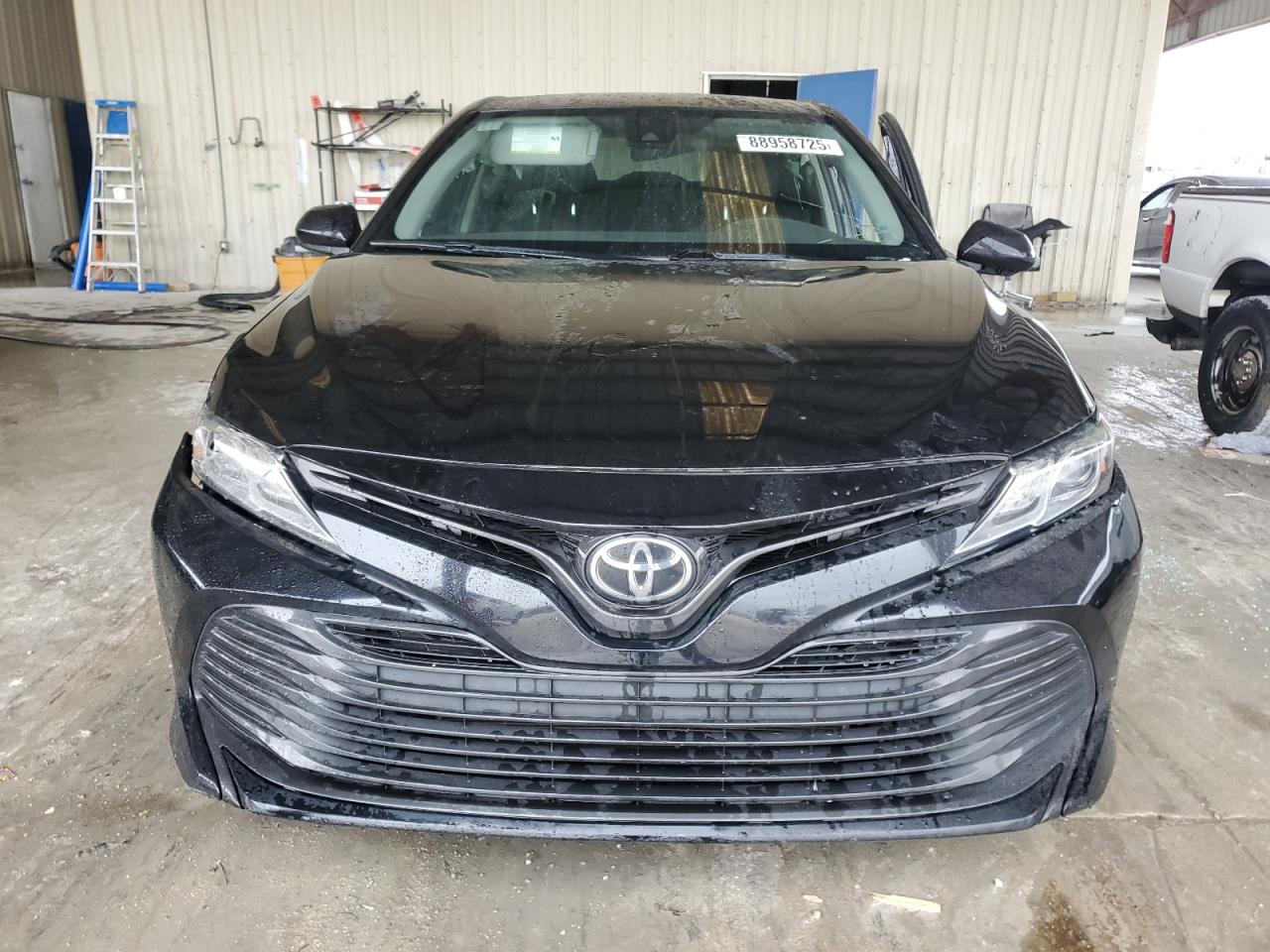 2020 Toyota Camry VIN 4T1C11AK0LU937052 Copart auction photo, side / front end damage thumbnail 5