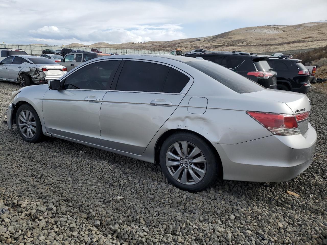 2011 Honda Accord VIN 1HGCP2F81BA131552 Copart auction photo, side / front end damage thumbnail 2
