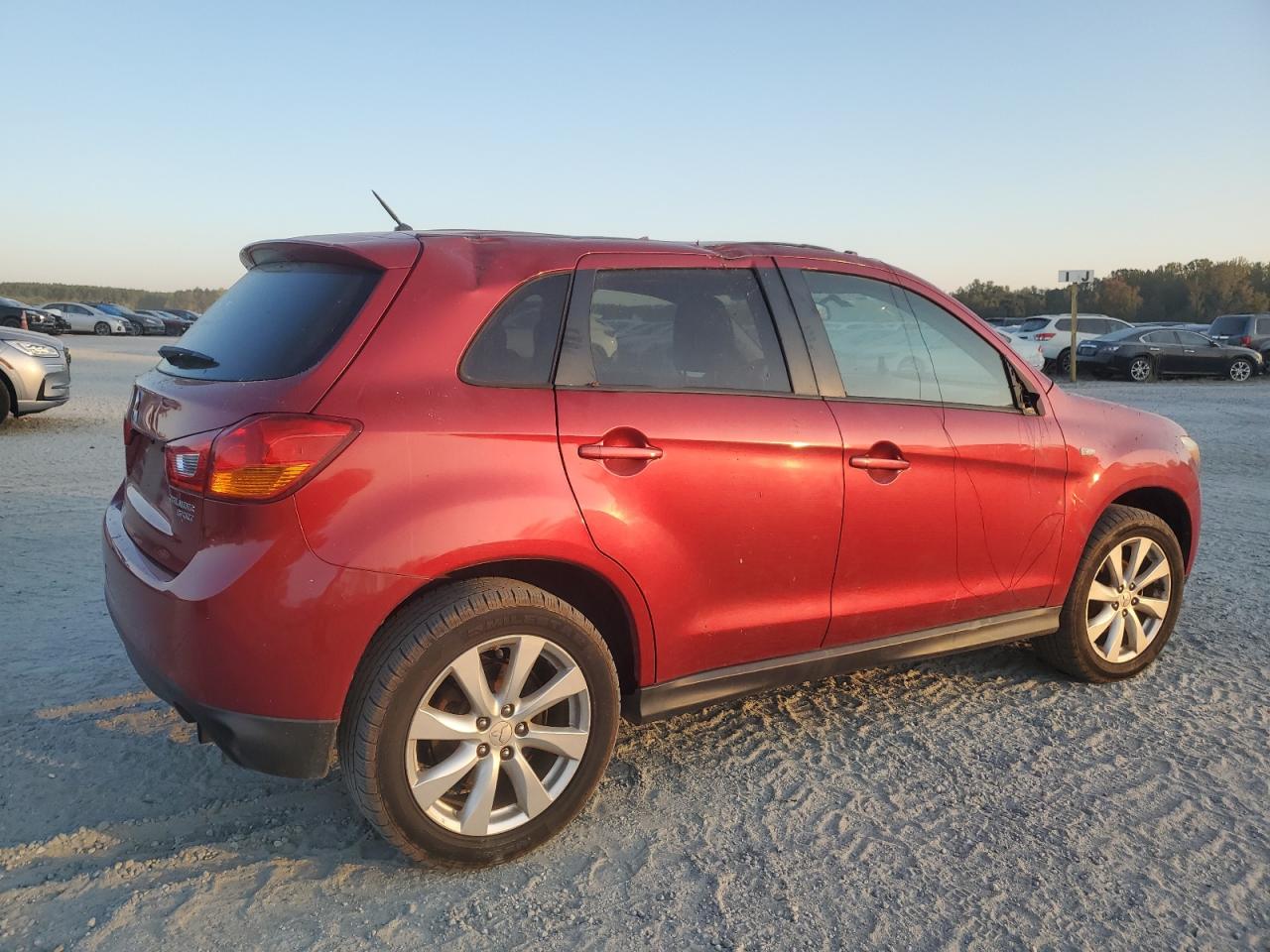 2013 Mitsubishi Outlander VIN 4A4AP3AU1DE020942 Copart auction photo, all over / minor dent/scratches damage thumbnail 3