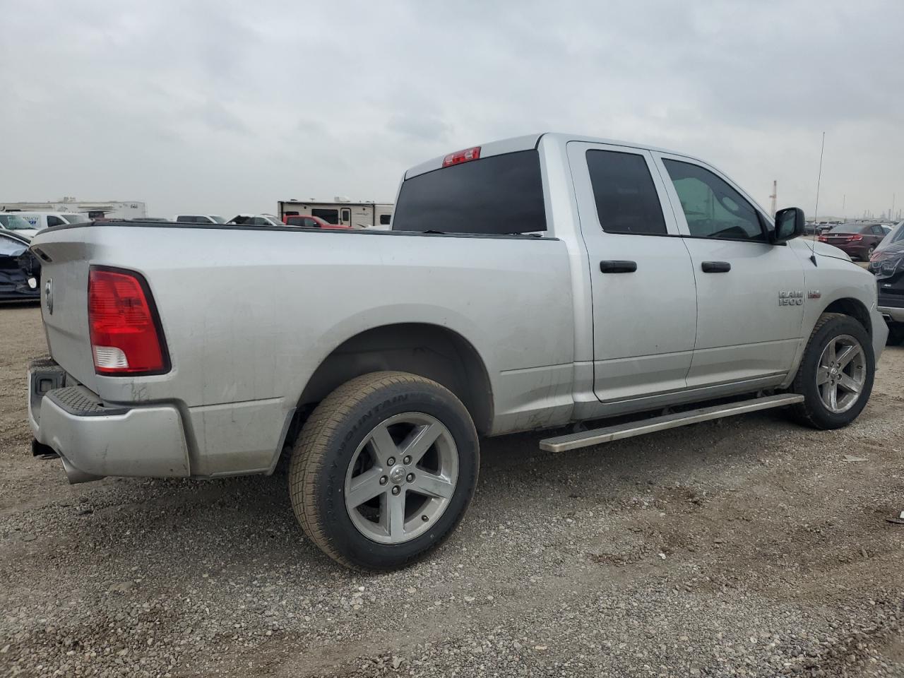 2018 RAM 1500 VIN 1C6RR6FT8JS161212 Copart auction photo, side / front end damage thumbnail 3