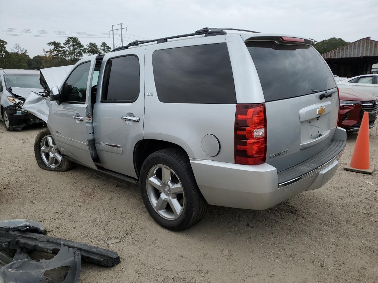 2013 Chevrolet Tahoe VIN 1GNSCCE04DR125408 Copart auction photo, front end damage thumbnail 2