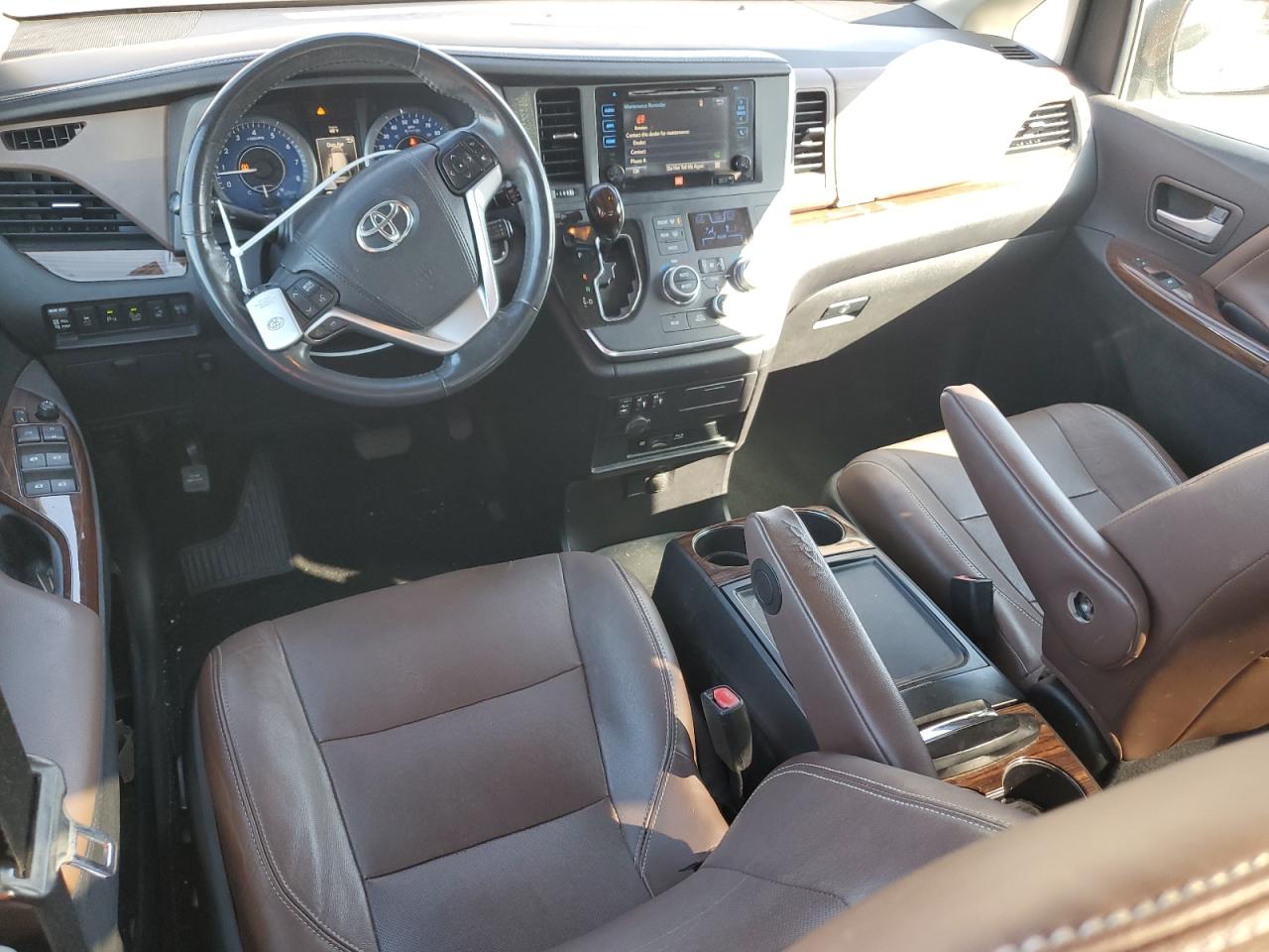 2015 Toyota Sienna VIN 5TDYK3DC3FS559275 Copart auction photo, front end damage thumbnail 8