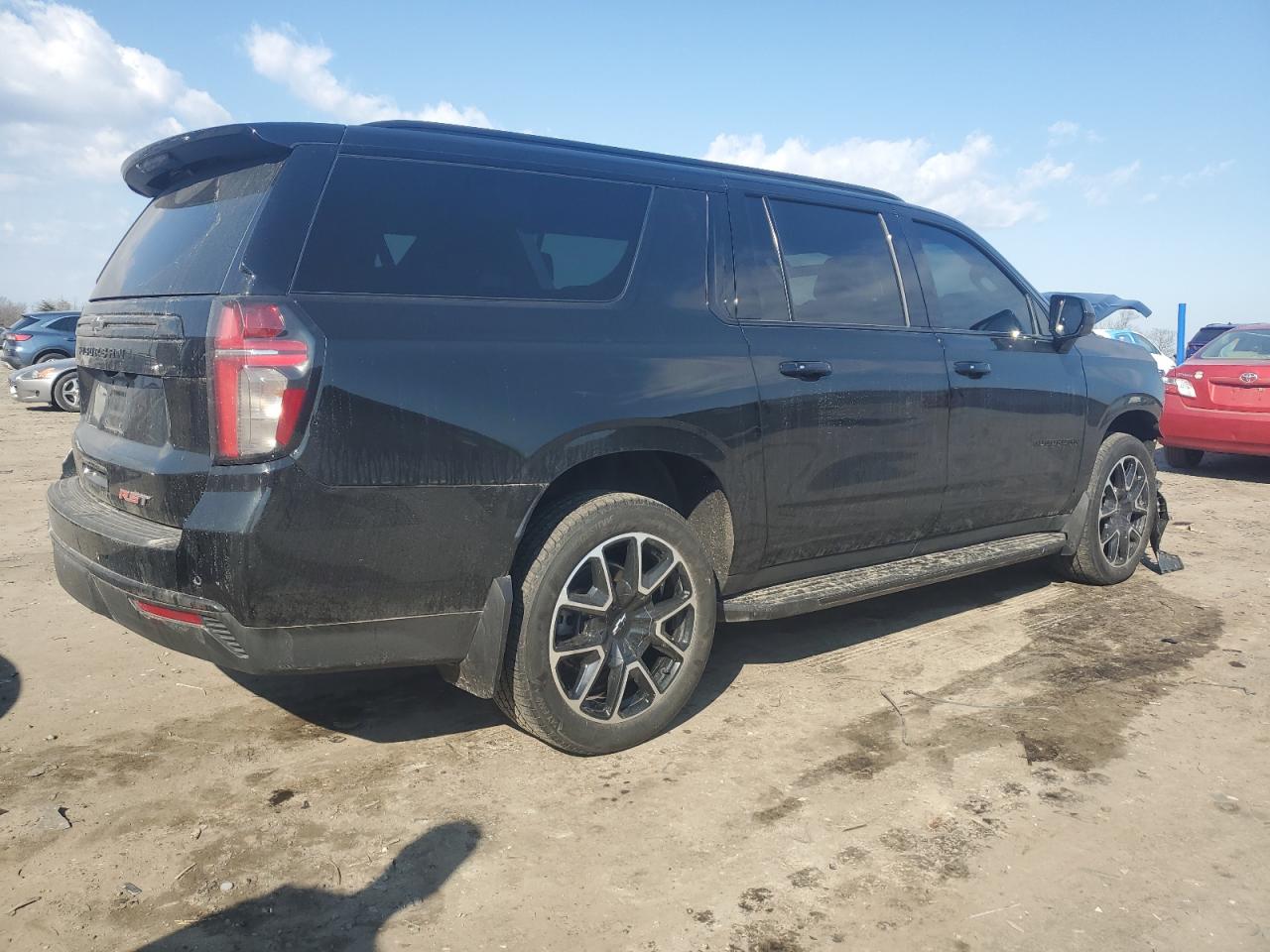 2023 Chevrolet Suburban VIN 1GNSKEKD4PR226099 Copart auction photo, front end / minor dent/scratches damage thumbnail 3