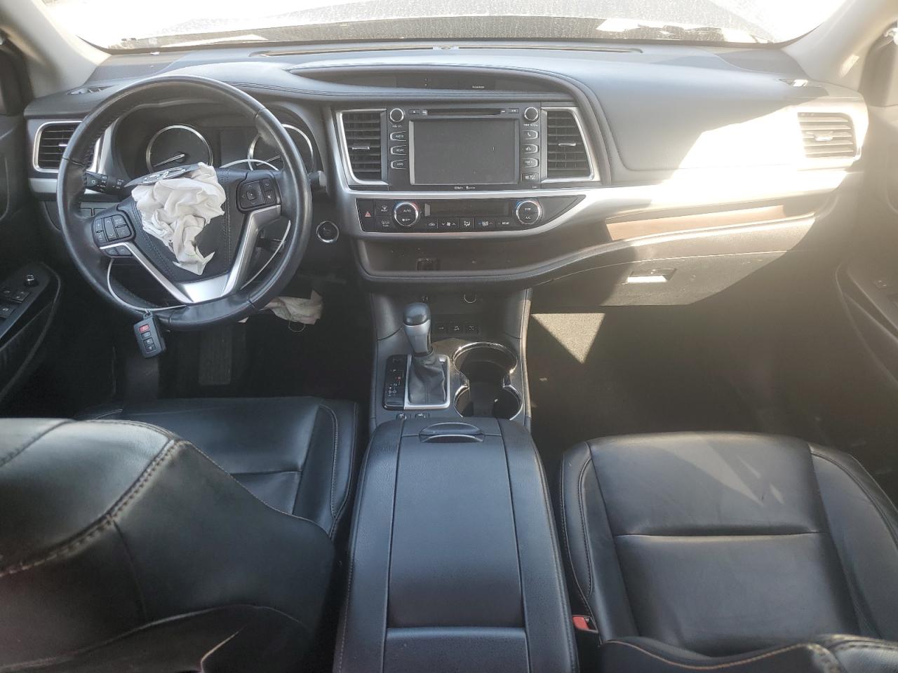2015 Toyota Highlander VIN 5TDJKRFH3FS156779 Copart auction photo, front end damage thumbnail 8