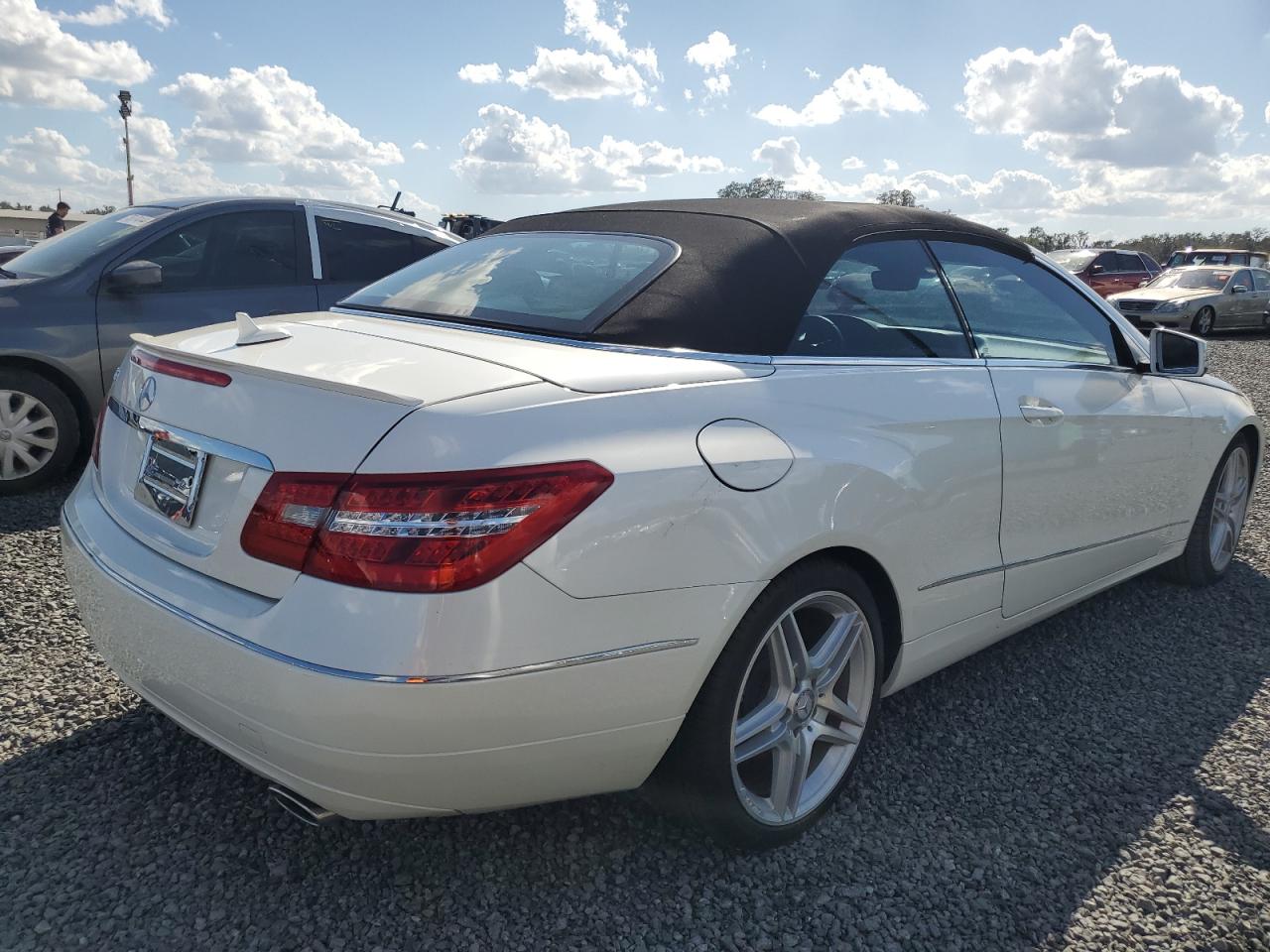 2013 Mercedes-Benz E-klasse VIN WDDKK5KF7DF196755 Copart auction photo, water/flood / minor dent/scratches damage thumbnail 3
