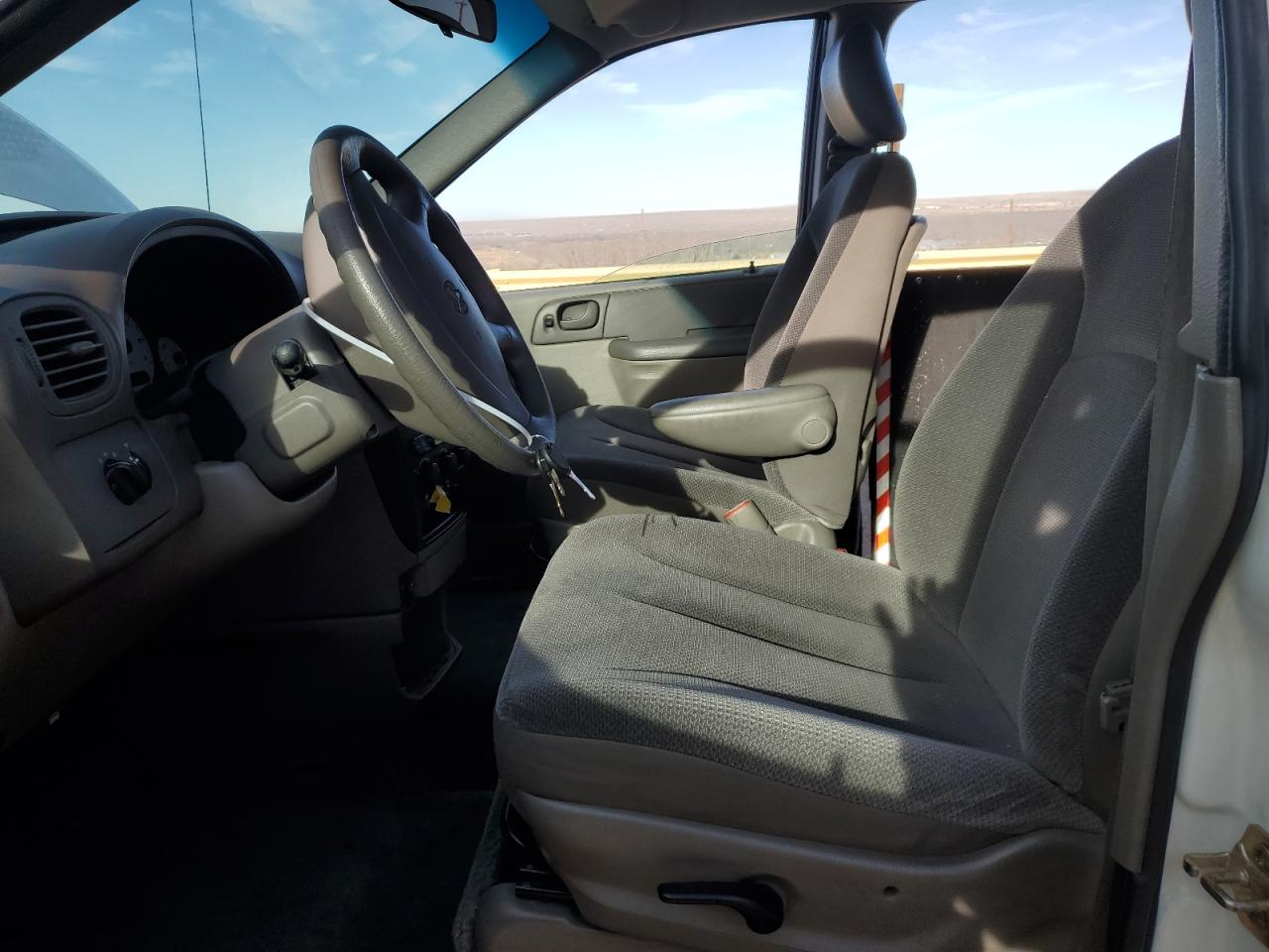 2002 Dodge Caravan VIN 1B8GP24322B653040 Copart auction photo, front end / side damage thumbnail 7