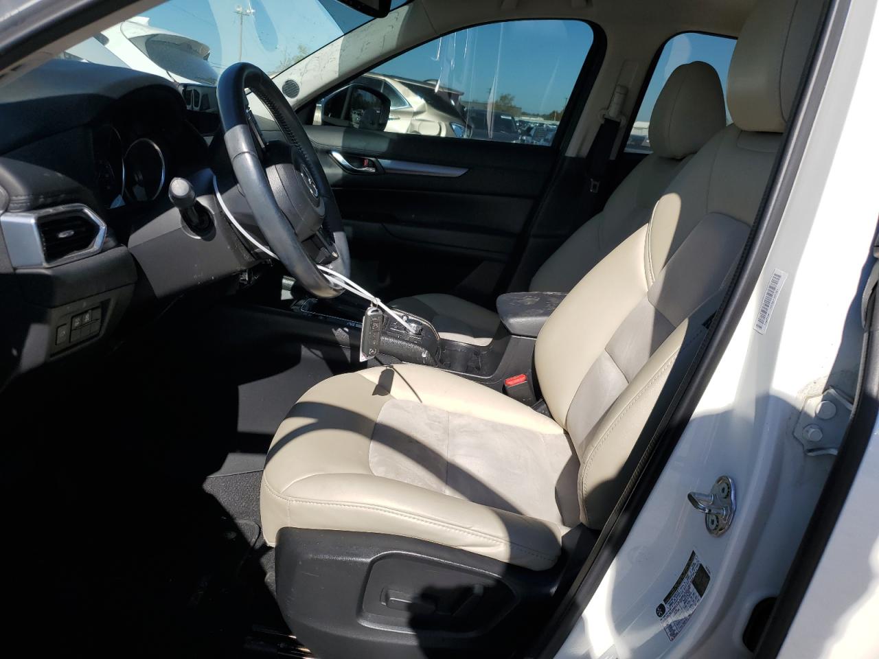 2018 Mazda CX-5 VIN JM3KFBCM3J0317572 Copart auction photo, side / rear end damage thumbnail 7
