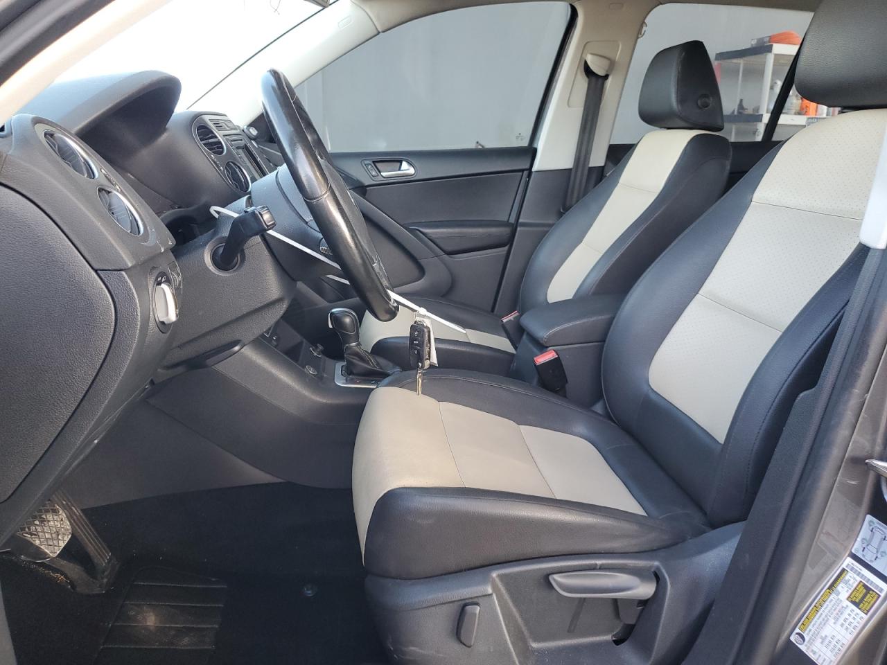 2016 Volkswagen Tiguan VIN WVGBV7AX6GW602953 Copart auction photo, front end / minor dent/scratches damage thumbnail 7
