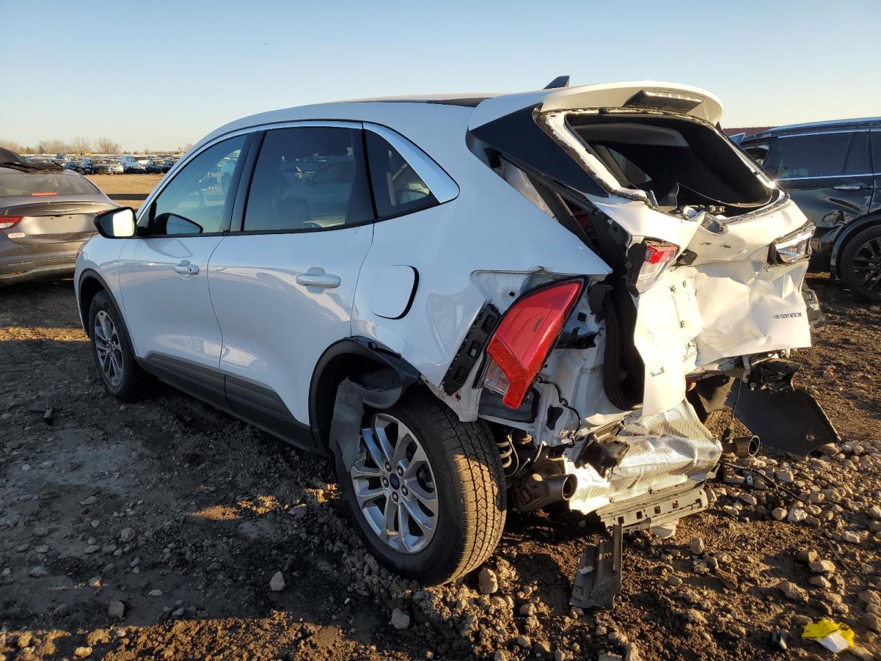 2022 Ford Escape VIN 1FMCU9G63NUB53760 Copart auction photo, rear end damage thumbnail 2