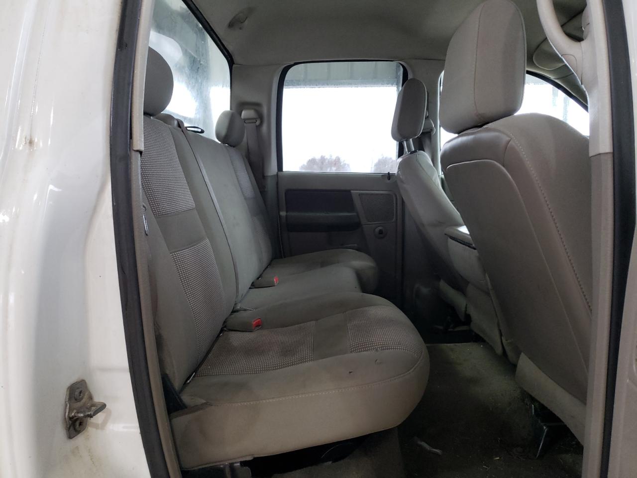 2007 Dodge RAM VIN 3D6WG48A57G764517 Copart auction photo, water/flood / minor dent/scratches damage thumbnail 10