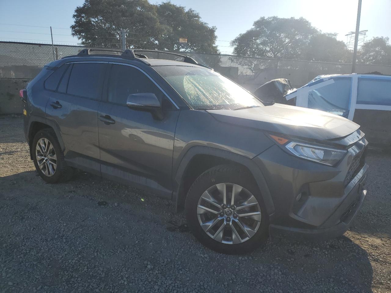 2021 Toyota RAV 4 VIN 2T3A1RFV9MC192594 Copart auction photo, front end / rear end damage thumbnail 4