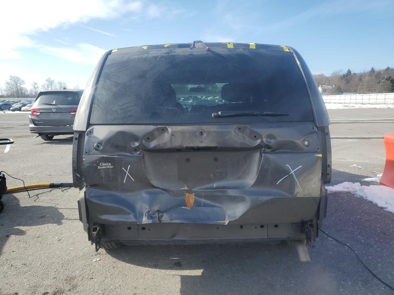 2016 Chrysler Town & Country VIN 2C4RC1BG0GR194298 Copart auction photo, rear end damage thumbnail 6