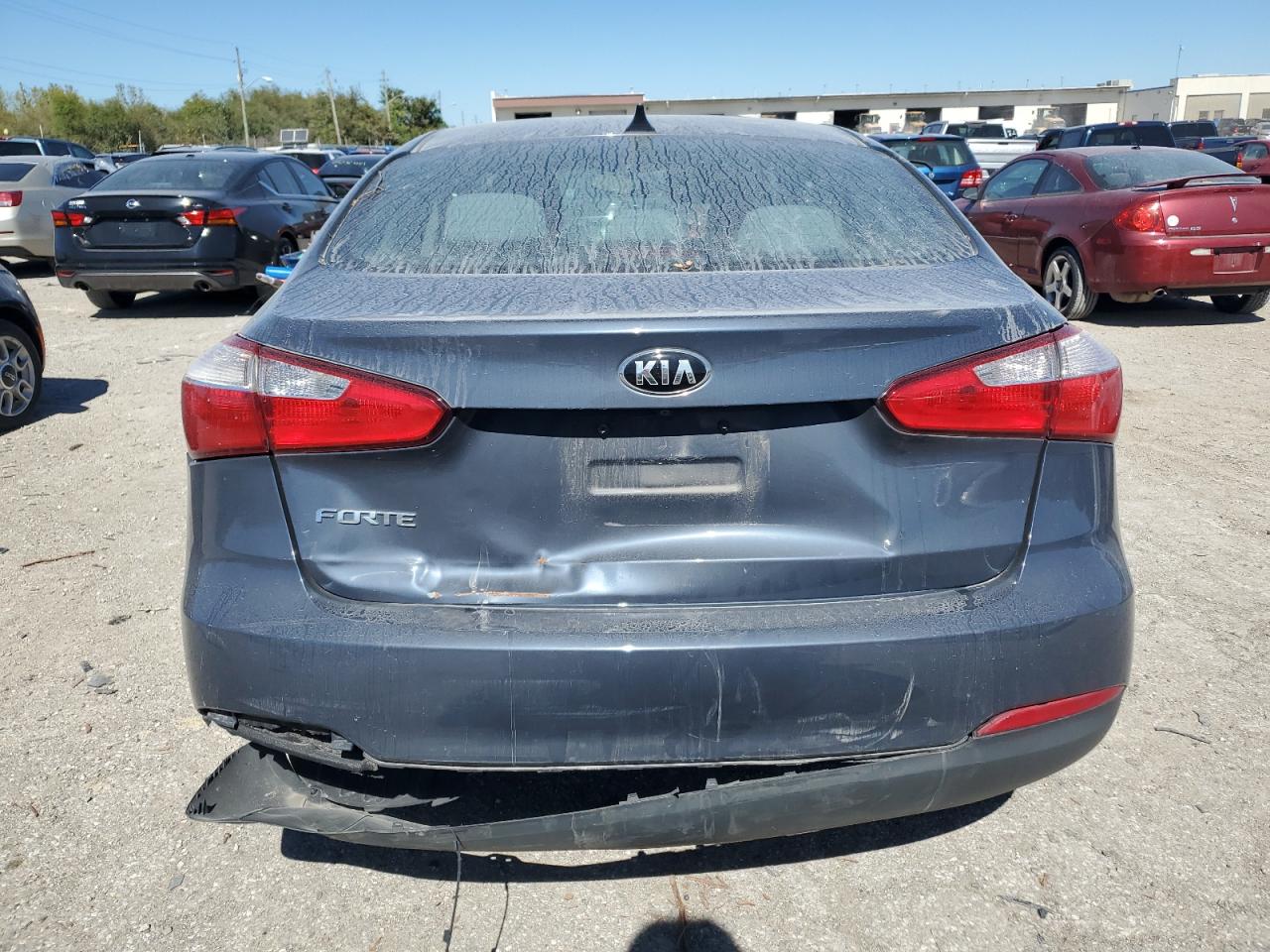 2016 KIA Forte VIN KNAFX4A60G5563222 Copart auction photo, side / rear end damage thumbnail 6