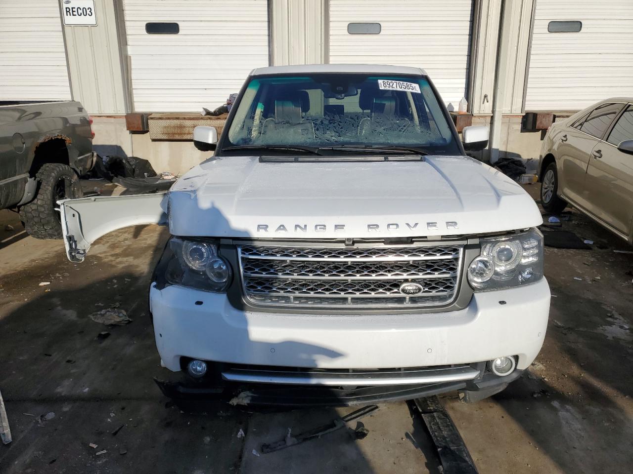 2011 Land Rover Range Rover VIN SALMF1E47BA337594 Copart auction photo, front end damage thumbnail 5
