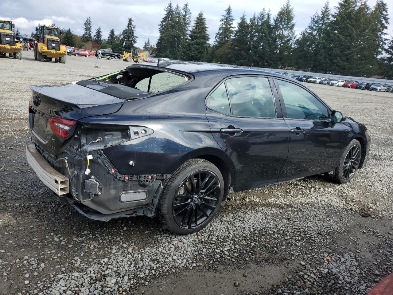 2021 Toyota Camry VIN 4T1K31AK4MU025466 Copart auction photo, vandalism / rear end damage thumbnail 3