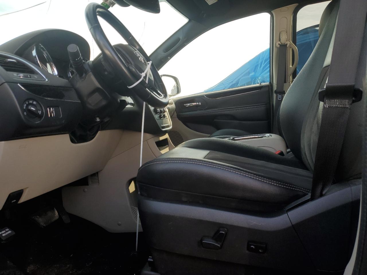 2019 Dodge Caravan VIN 2C4RDGCG9KR755492 Copart auction photo, front end damage thumbnail 7