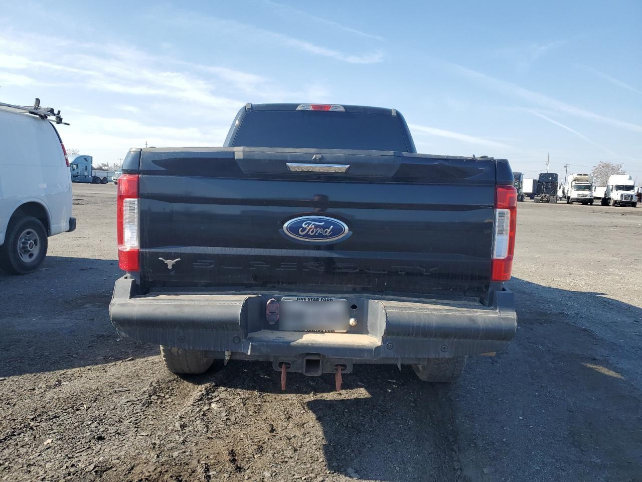 2018 Ford F250 VIN 1FT7W2BT8JEB27650 Copart auction photo, burn - interior damage thumbnail 6