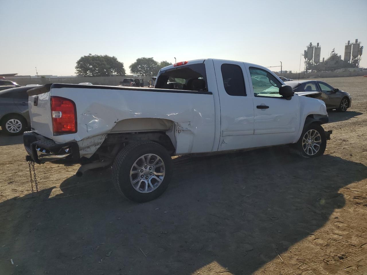 2011 Chevrolet Silverado VIN 1GCRCREA3BZ443777 Copart auction photo, front end damage thumbnail 3