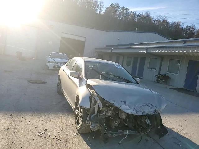 2016 Honda Accord VIN 1HGCR2F38GA062669 Copart auction photo, front end / side damage thumbnail 11