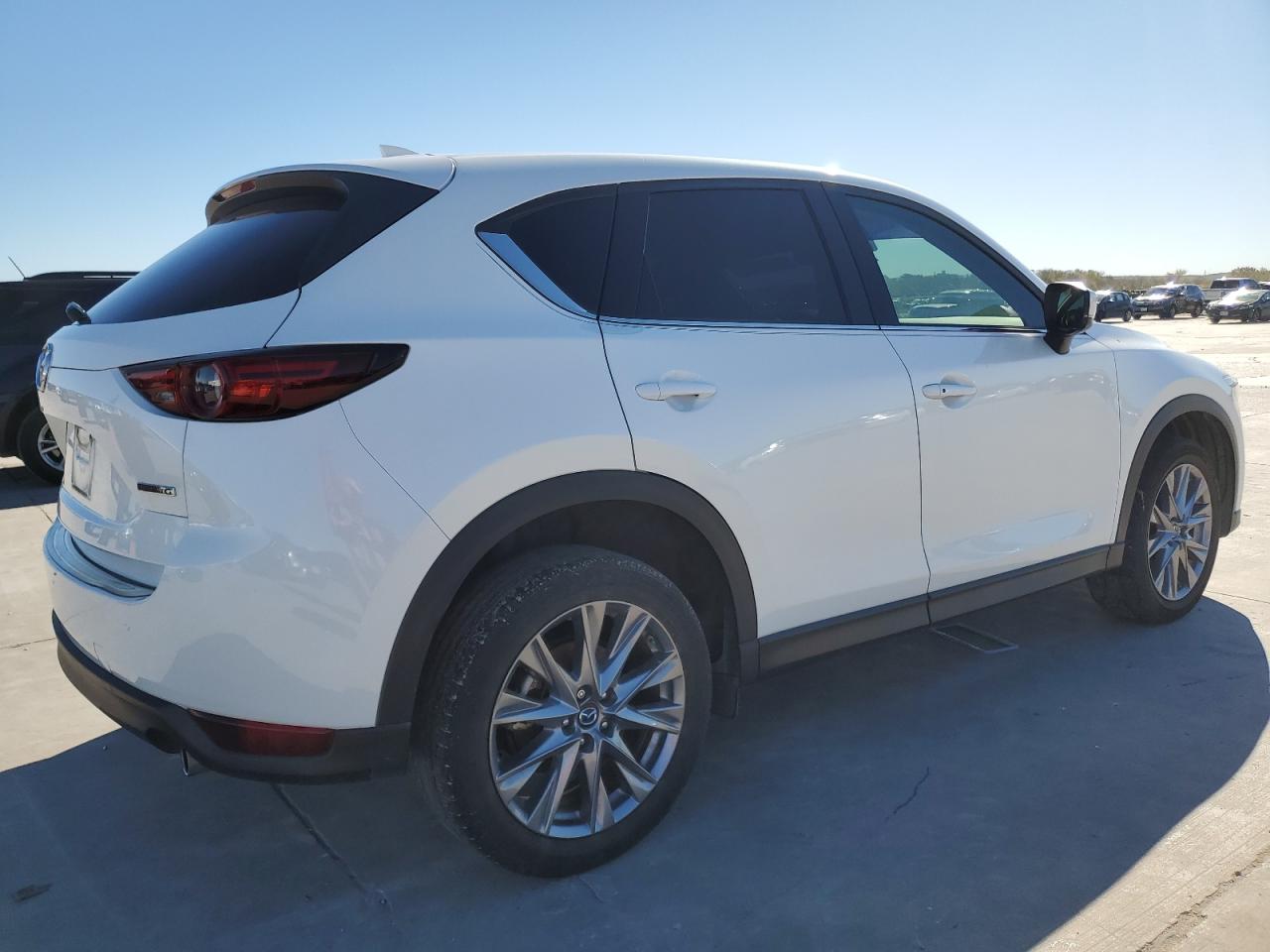 2020 Mazda CX-5 VIN JM3KFADM7L0846051 Copart auction photo, front end damage thumbnail 3