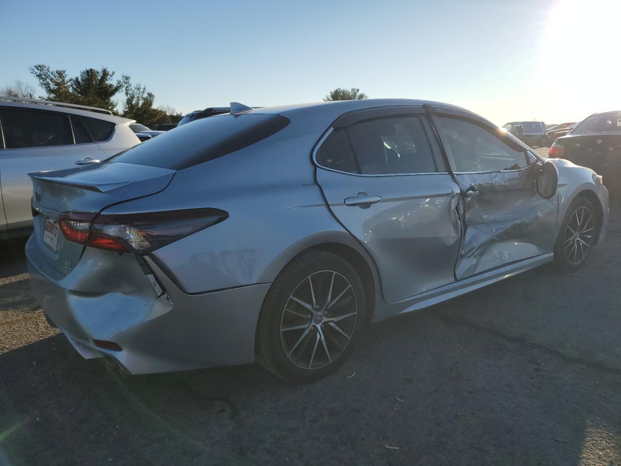 2021 Toyota Camry VIN 4T1T11BK5MU027297 Copart auction photo, side / front end damage thumbnail 3