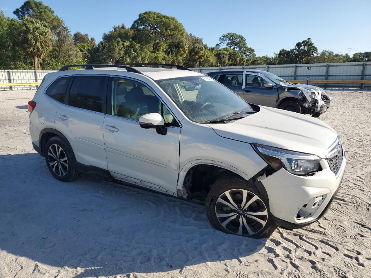 2019 Subaru Forester VIN JF2SKAUCXKH595099 Copart auction photo, front end / side damage thumbnail 4