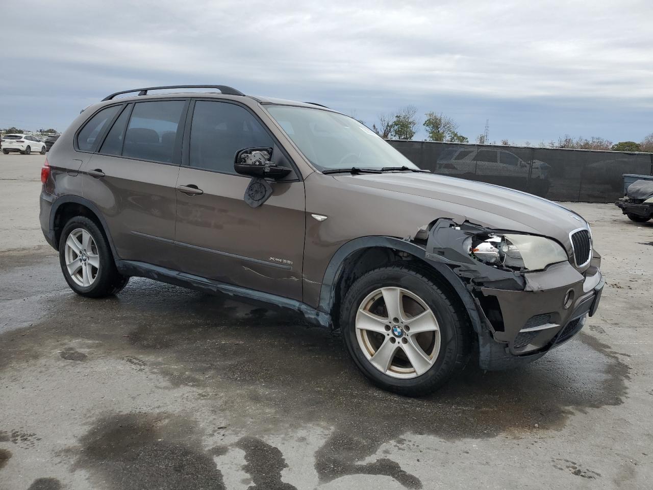 2013 BMW X5 VIN 5UXZV4C59D0B10107 Copart auction photo, front end / side damage thumbnail 4
