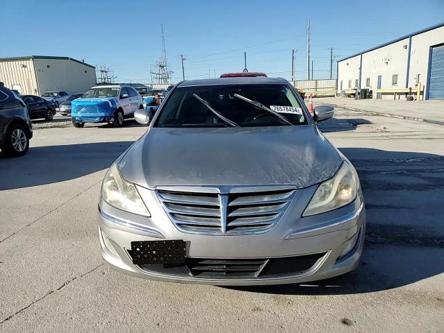 2012 Hyundai Genesis VIN KMHGC4DF6CU165779 Copart auction photo, undercarriage / minor dent/scratches damage thumbnail 13